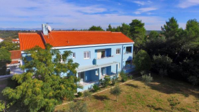 Гостиница Sara Apartments  Петркане